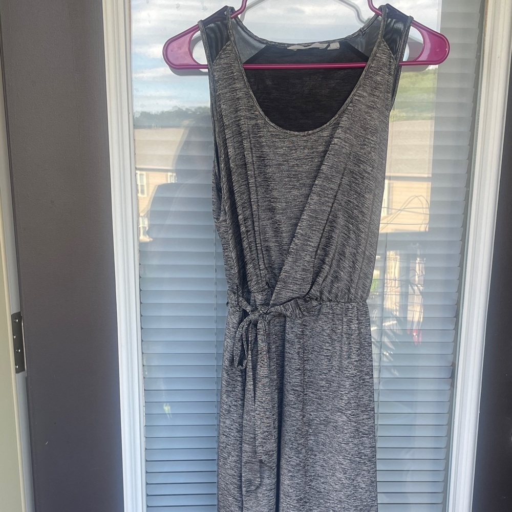 Athleta Sleeveless Gray Tie-Waist Dress-XS